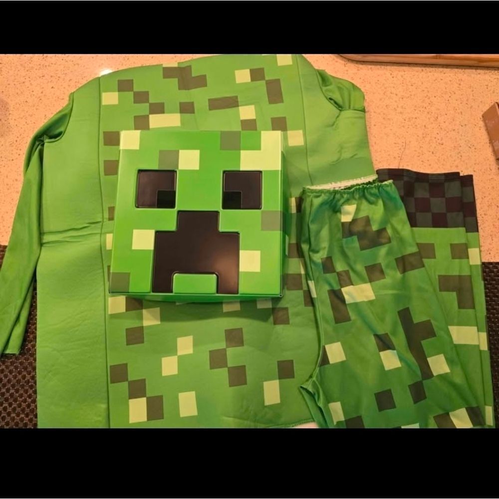 Minecraft Creeper Kids HALLOWEEN Costume Size XL 14-16